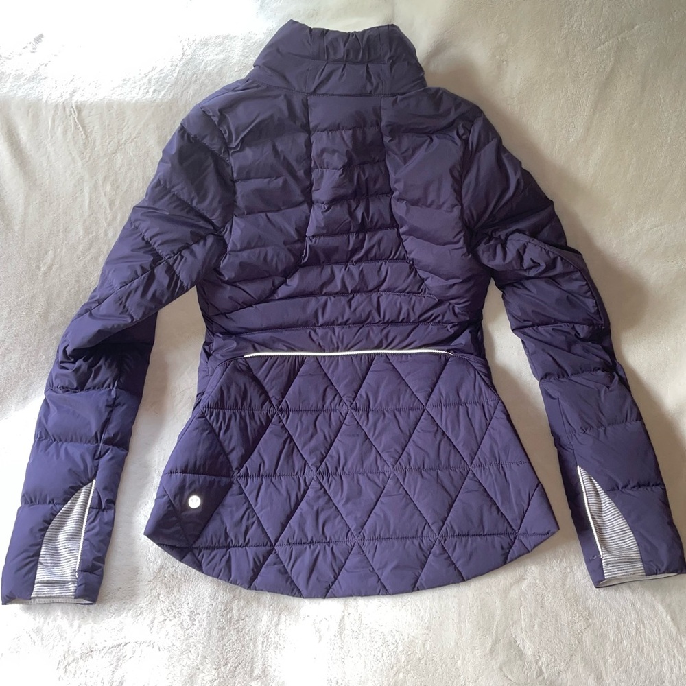 Lululemon Fluffed Up Jacket | Nightfall | Size 6 - Picture 7 of 9
